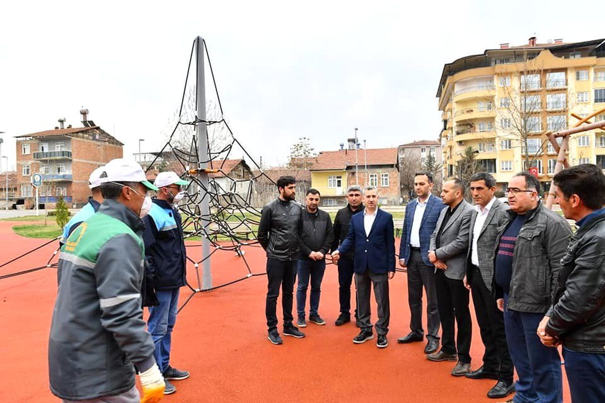 Başkan Çınar, oyun gruplarının dezenfekte çalışmalarını yerinde inceledi