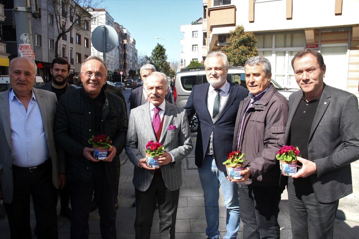 Bayrampaşa\'da cadde ve sokaklar yeşilleniyor