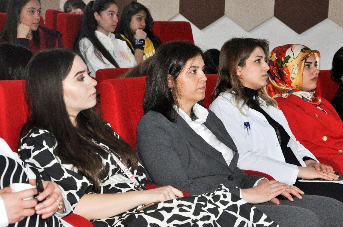 Büyükşehir\'den kız öğrencilere "değişim yönetimi eğitimi"