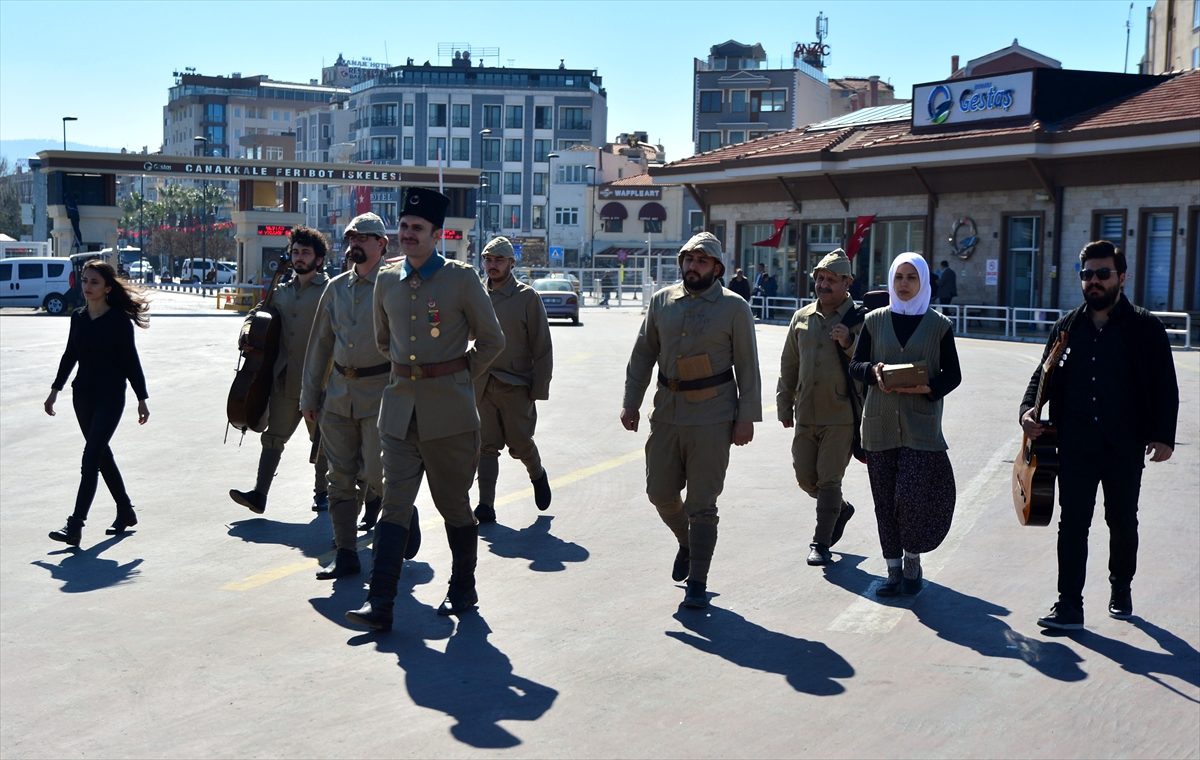 Çanakkale Boğazı\'ndaki feribot yolcularını 105 yıl öncesine götürecekler