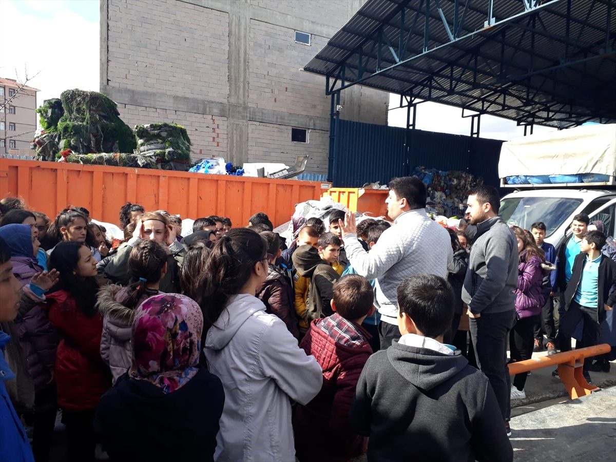 Çubuk\'ta öğrencilere geri dönüşüm eğitimi verildi