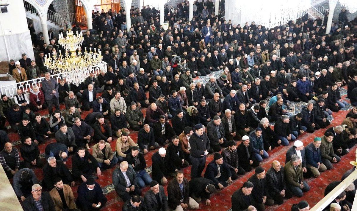 Cuma hutbesinde korona virüsü uyarısı