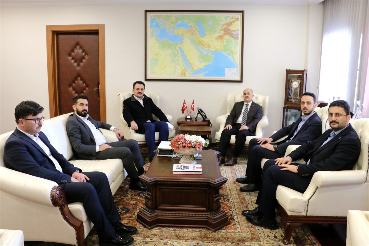 Düzceli öğrencilerden İdlib\'deki güvenlik güçlerine hediye