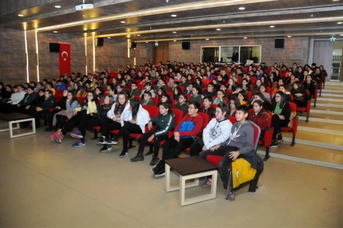 Gençler için teknoloji ve yapay zeka seminerleri başladı