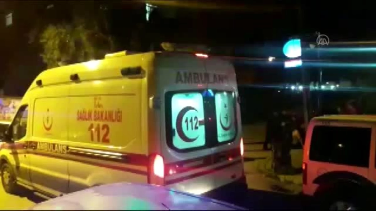 İzmir\'de çıkan bıçaklı kavgada bir kişi ağır yaralandı