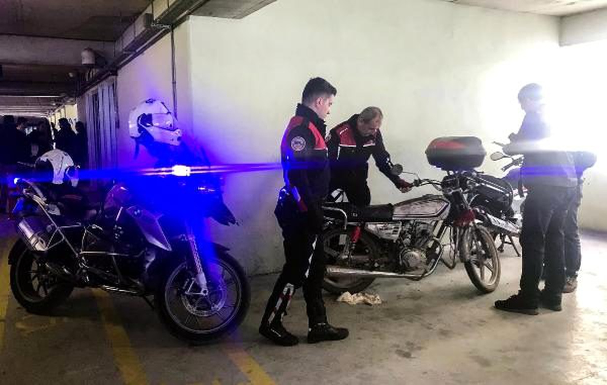 İzmir\'den çalınan motosiklet, Manisa\'da hastane otoparkında bulundu