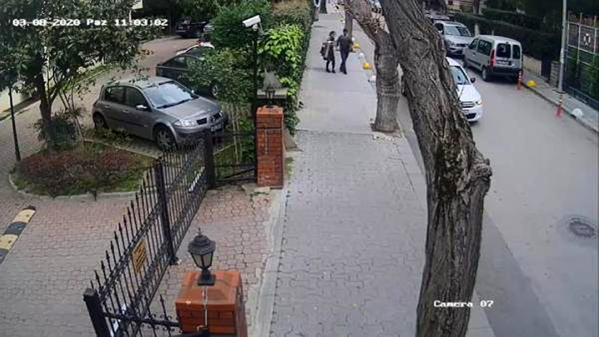 Kadıköy\'de Özbek kadına kapkaç şoku