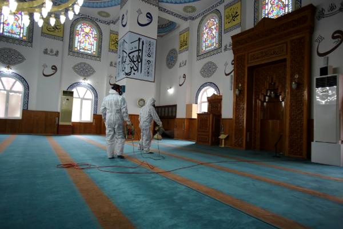 Kocaeli\'de, cuma namazı öncesi koronavirüs önlemi