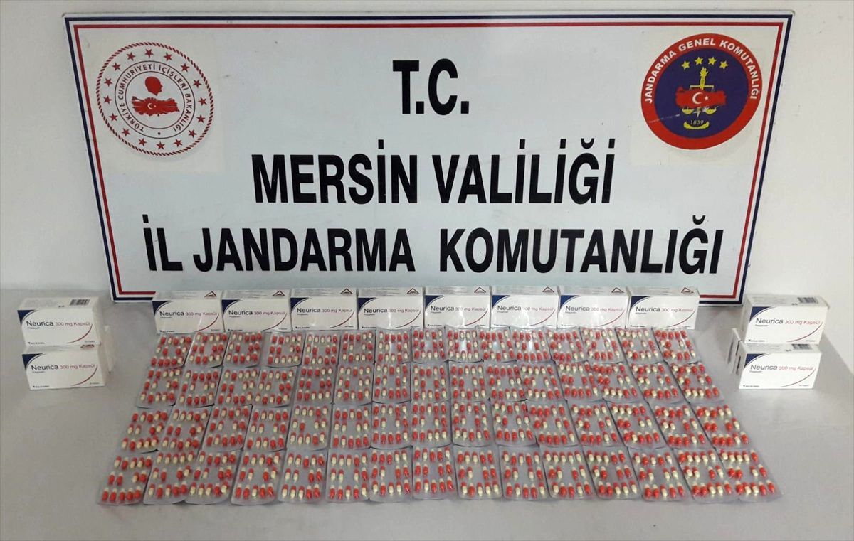 Mersin\'de "renkli reçeteli" ilaç operasyonunda 3 zanlı tutuklandı