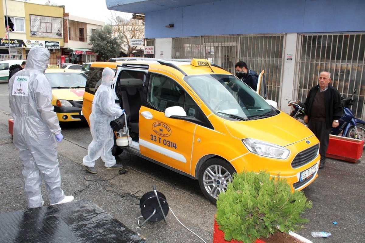 Mersin\'de toplu taşıma araçları korona virüse karşı ilaçlanıyor