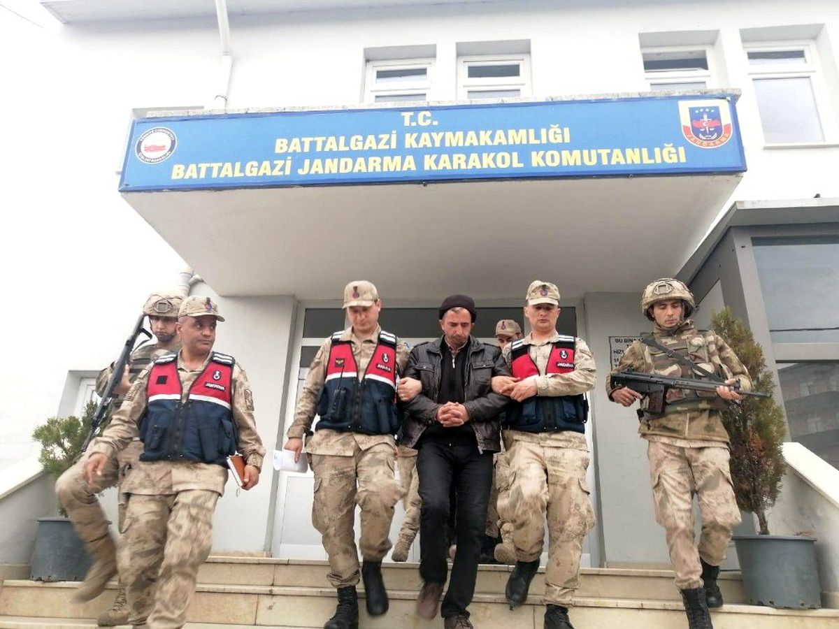 Muhtara, sosyal medyadan hakaret tutuklanması