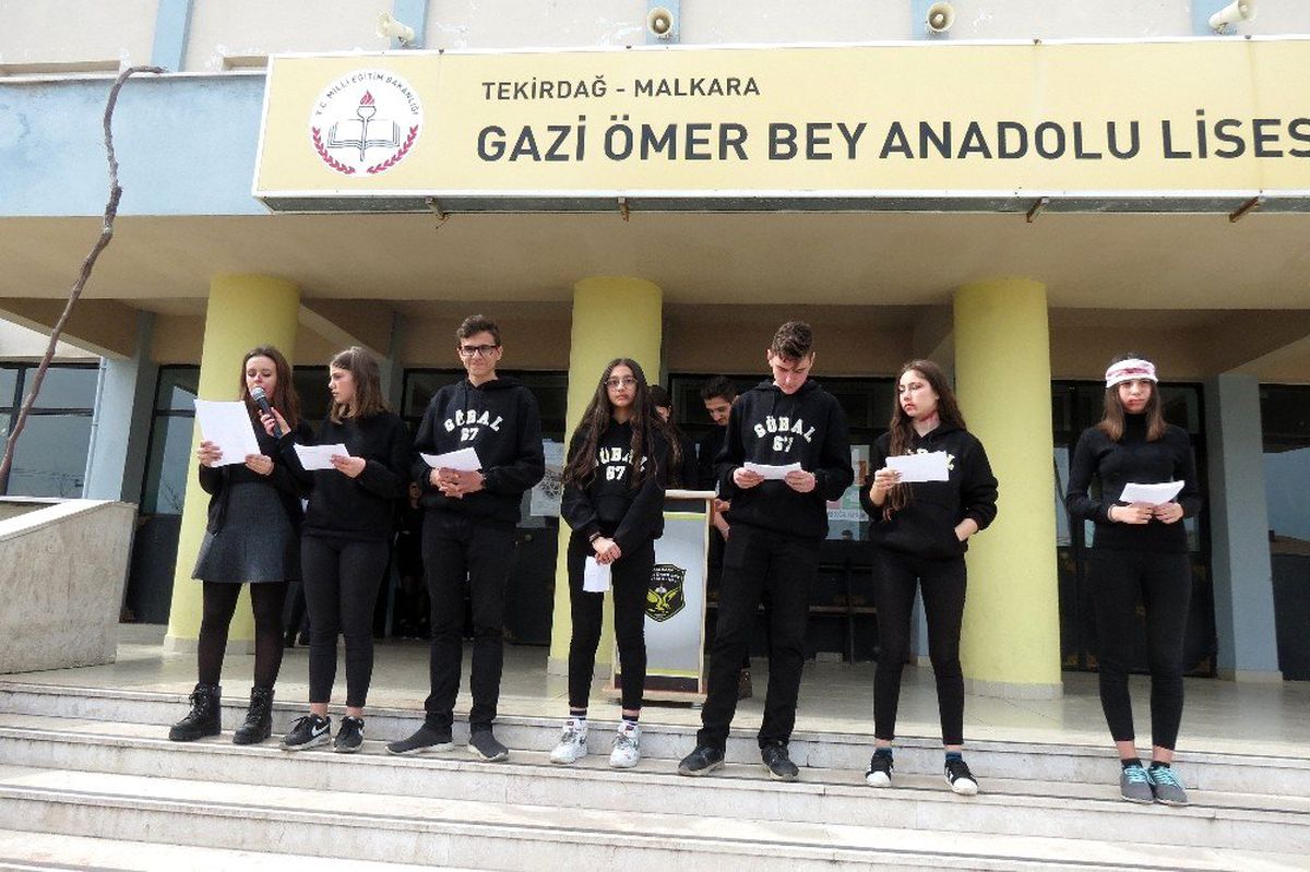 Öğrenciler kadına şiddete \'hayır\' dedi