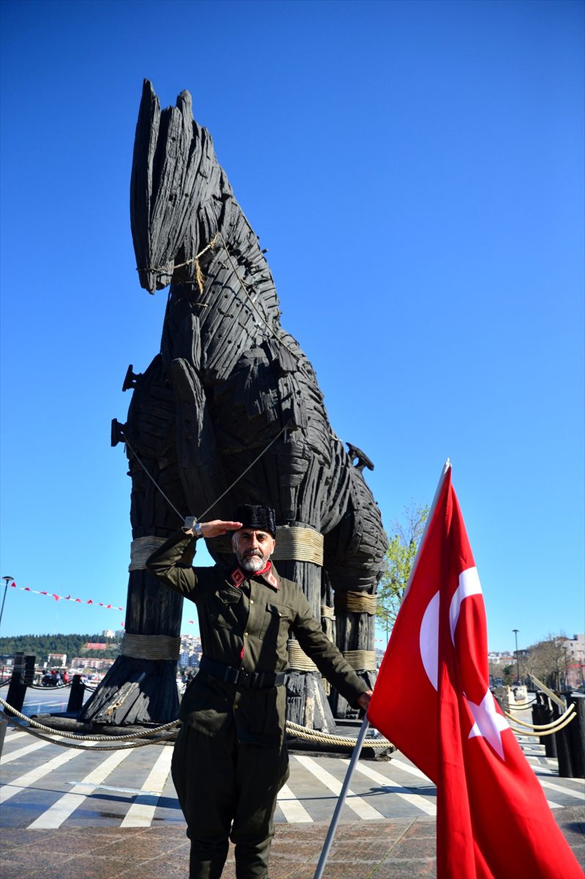 Şehitler anısına 510 bin adım atarak Çanakkale\'ye geldi
