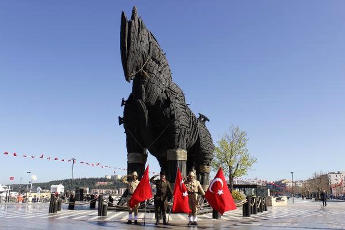 Şehitler için yürüyen gazi torunu, Çanakkale\'ye ulaştı