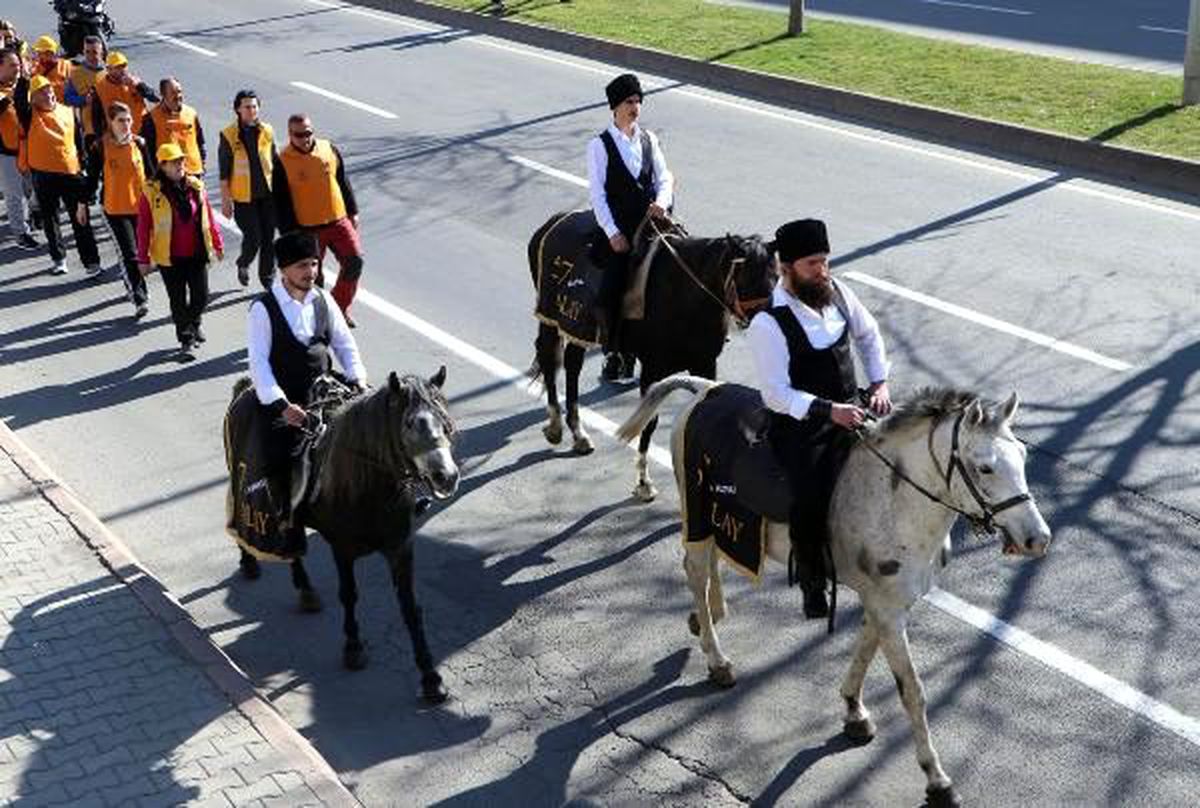 Tekirdağ\'dan Çanakkale\'ye 57\'nci Alay yürüyüşü başladı