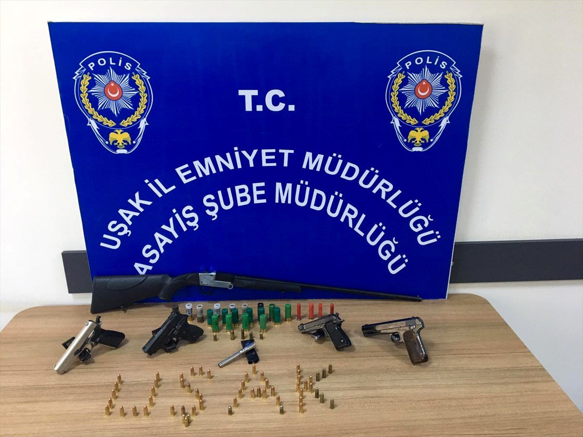 Uşak\'ta silah ticareti yaptığı öne sürülen kişi yakalandı