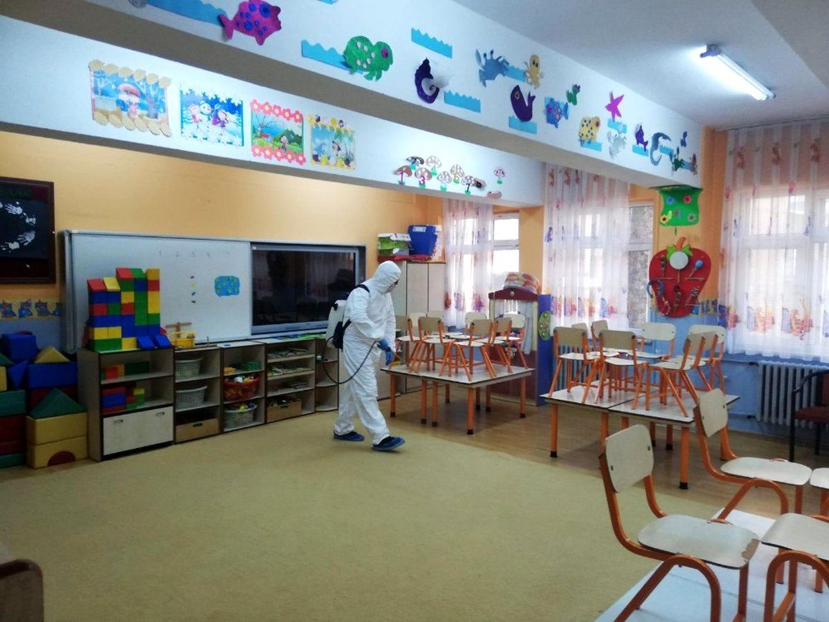 Uşak\'taki okullarda virüs önlemi alınmaya başladı