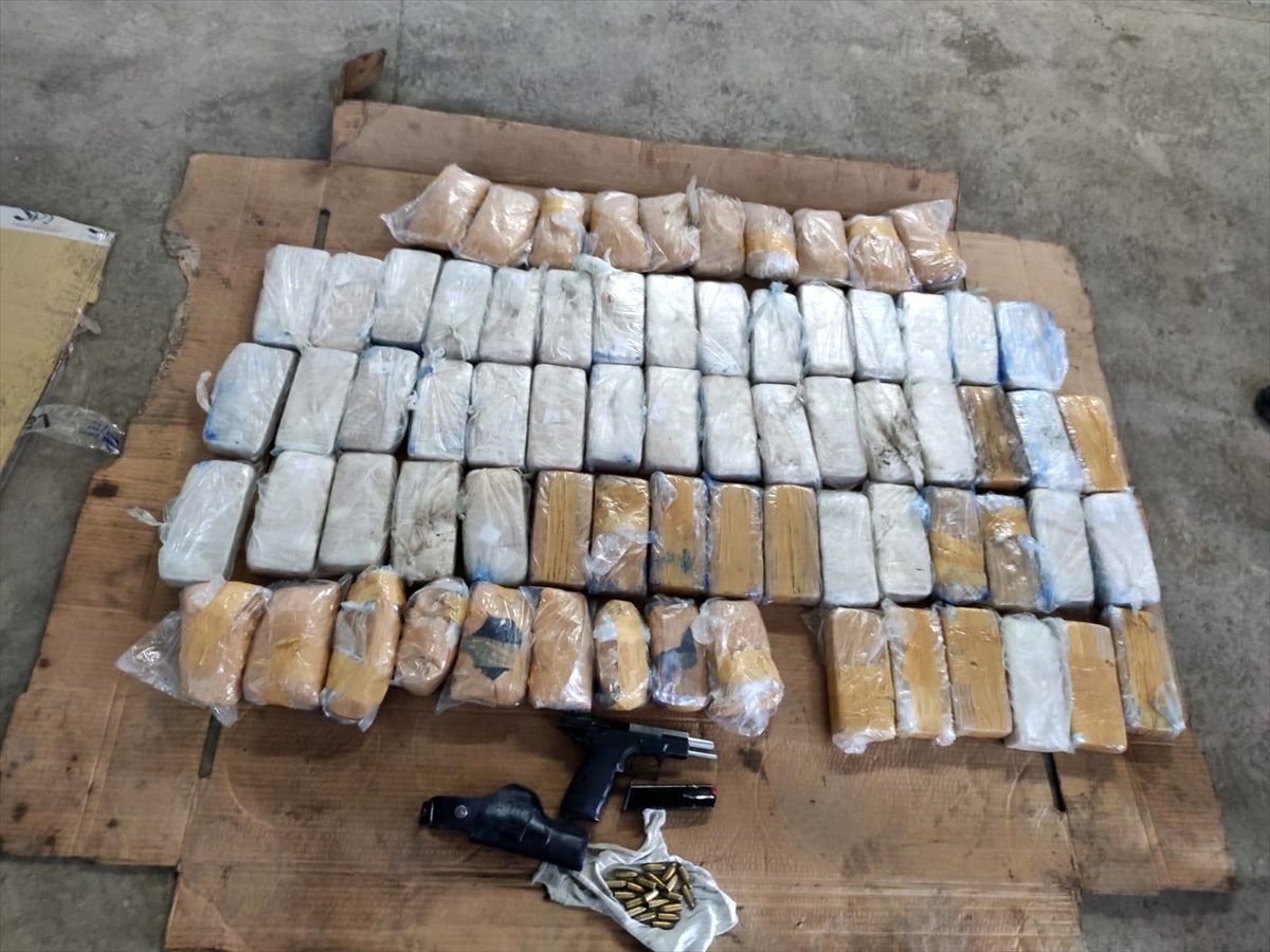 Van\'da 35 kilo 320 gram uyuşturucu ele geçirildi