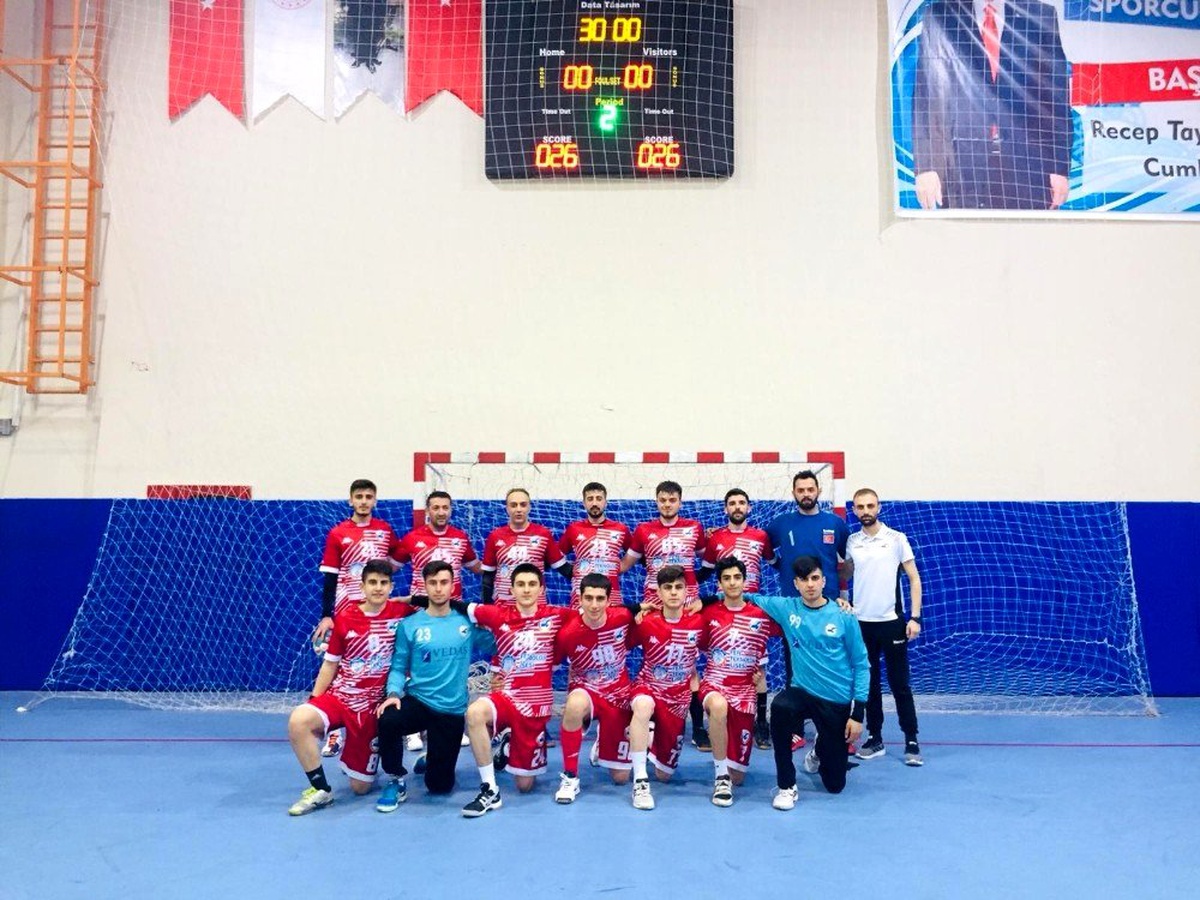 Van Erek Beş Yıldız Erkek Hentbol takımı play-off\'u garantiledi