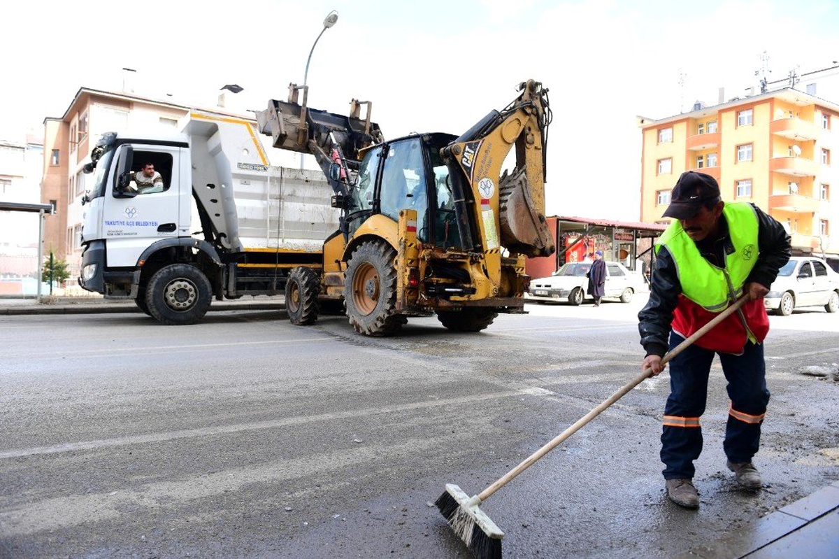 Yakutiye belediyesi bahar temizliğine başladı