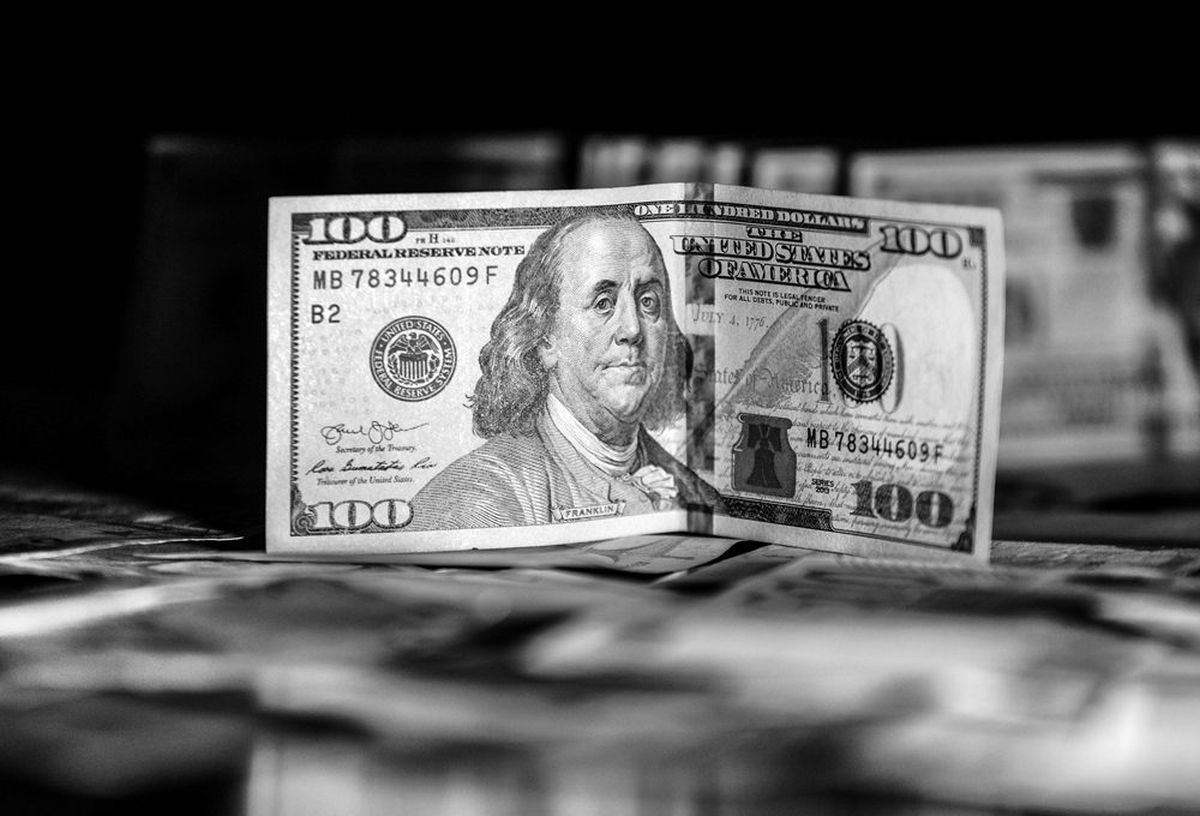 Yıl sonu dolar kuru tahmini yükseldi