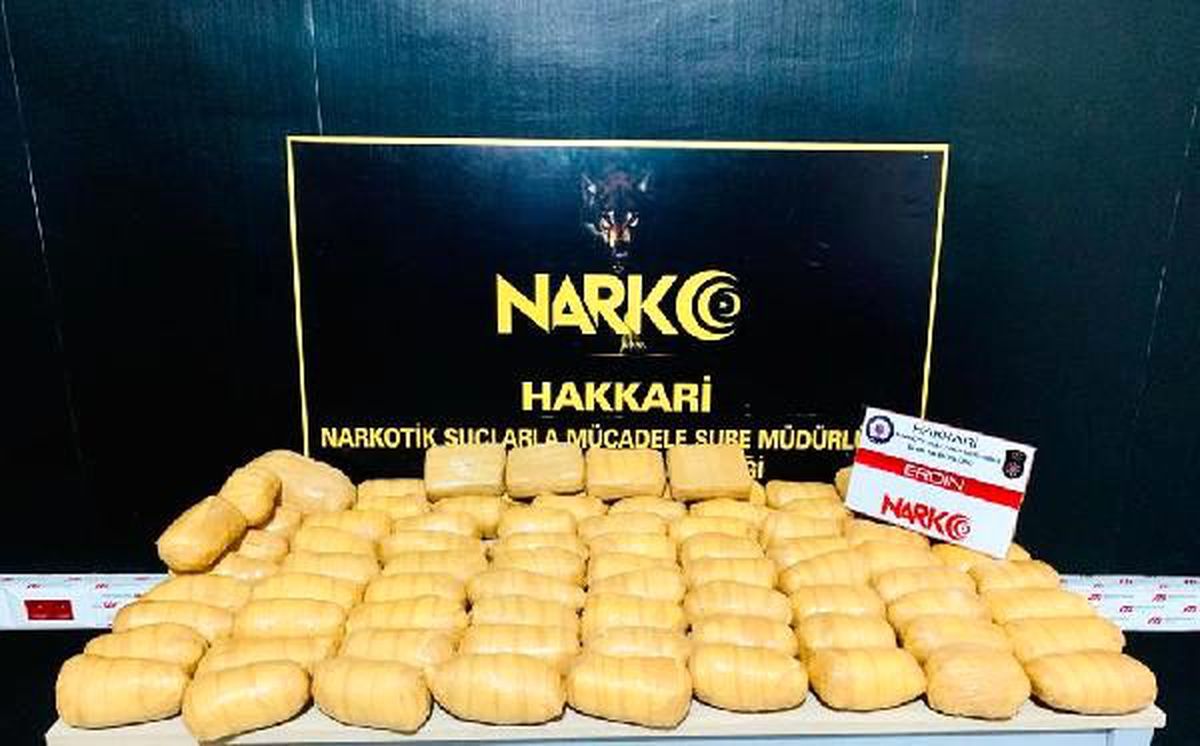Yüksekova\'da baskın yapılan evde 44 kilo eroin bulundu