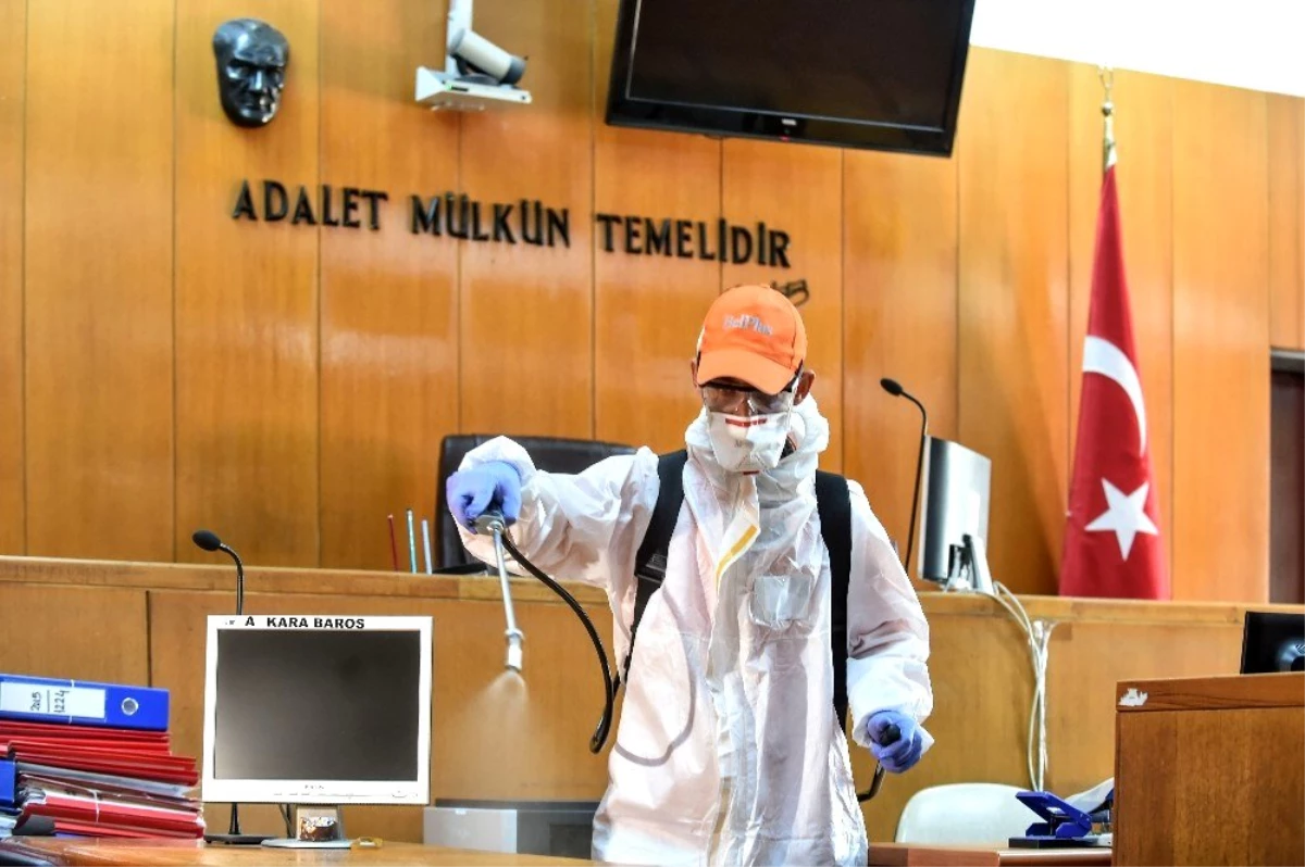 Ankara Büyükşehir Belediyesi\'nde Korona virüs önlemleri için temizlik personelinin izinleri...