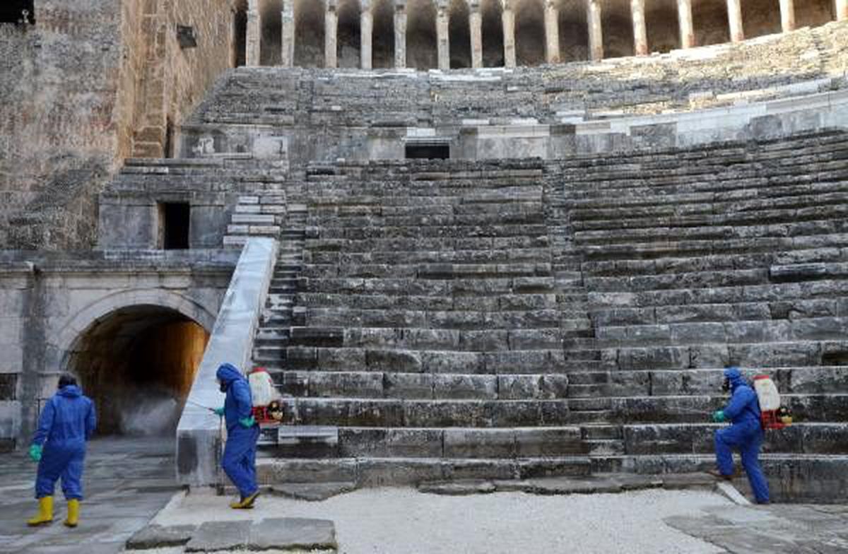 Aspendos\'ta dezenfeksiyon çalışması