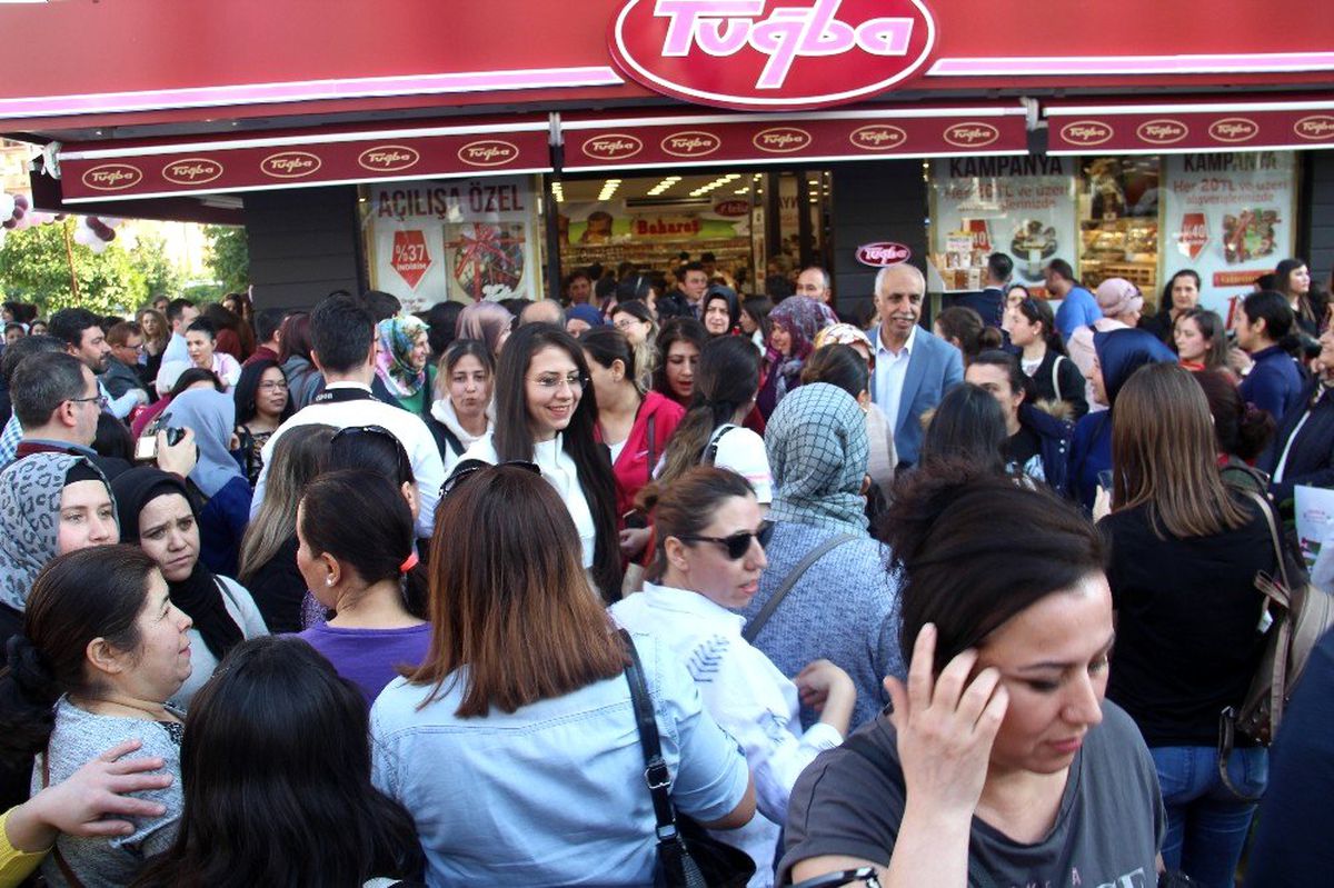 Aydın\'da miting gibi açılış