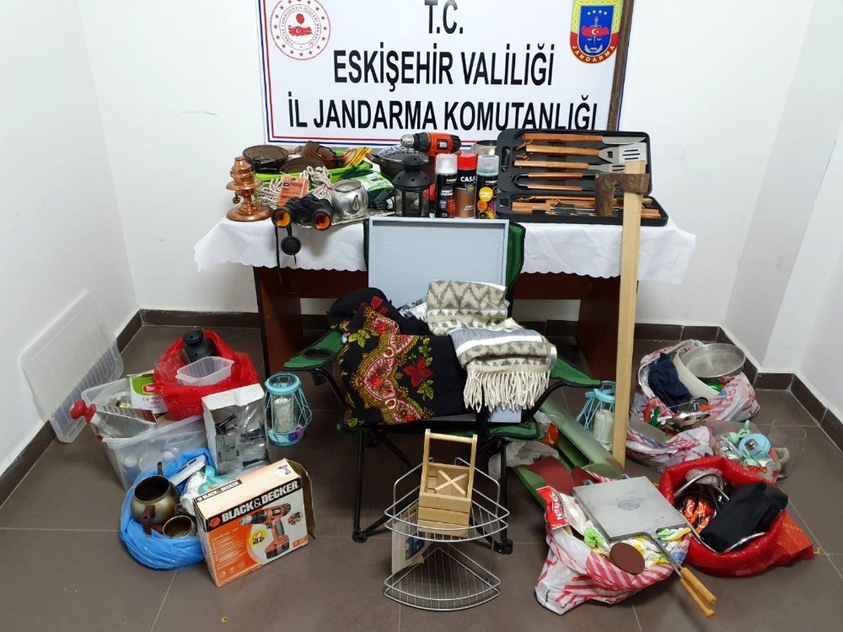Bağ evinden hırsızlık yapan şüpheliler yakalandı