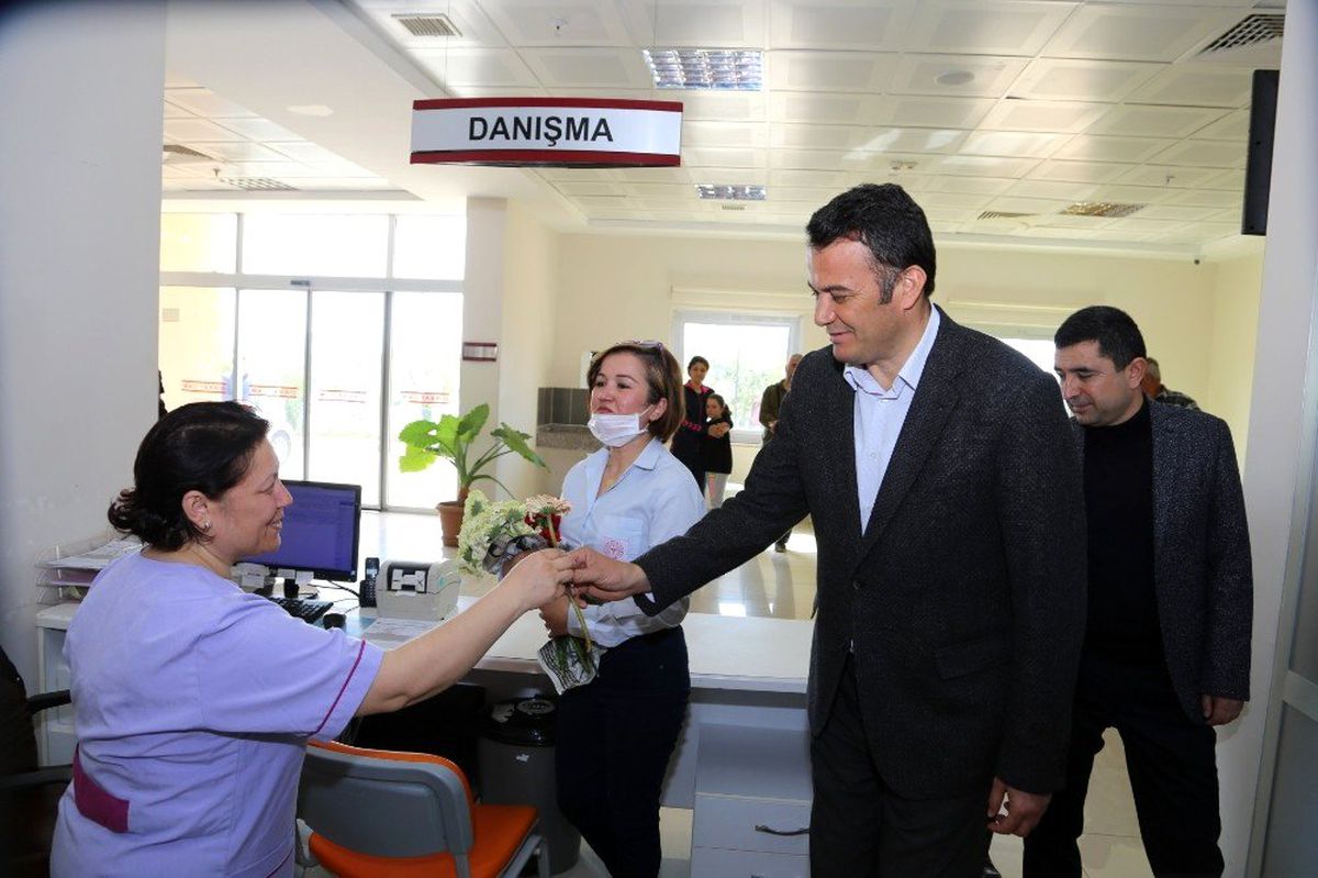 Başkan Ulutaş, sağlık çalışanlarının Tıp Bayramını kutladı