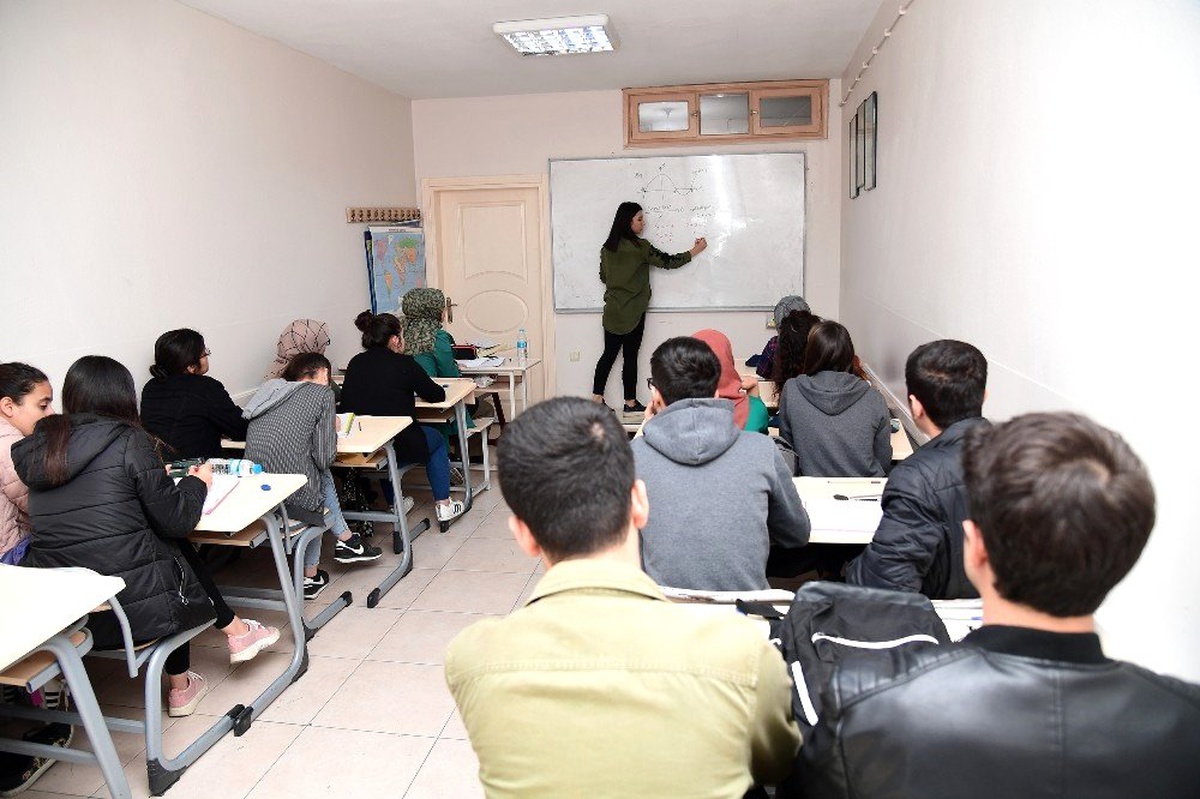 Büyükşehir Belediyesi, kurs merkezlerini 2 hafta tatil etti