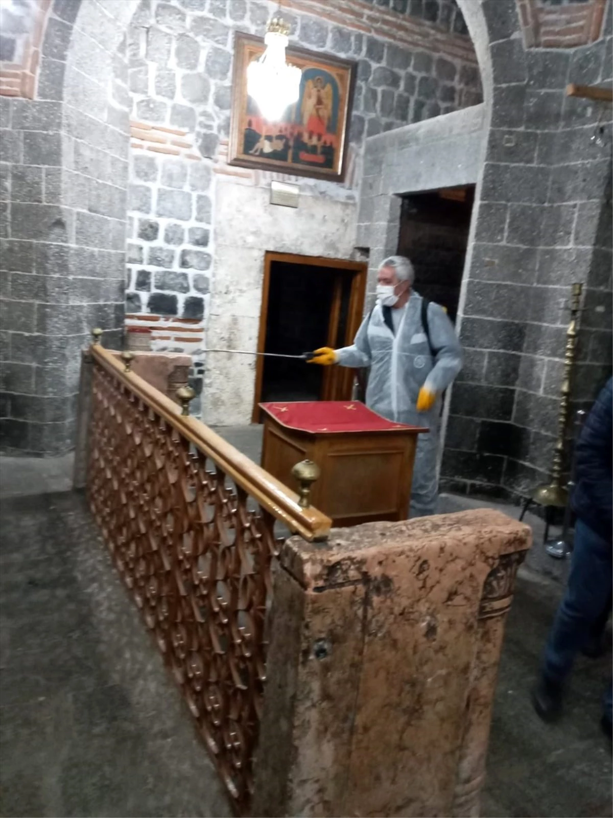 Diyarbakır\'da "cemevi ve kiliselerin dezenfekte edilmediği" iddialarına yalanlama