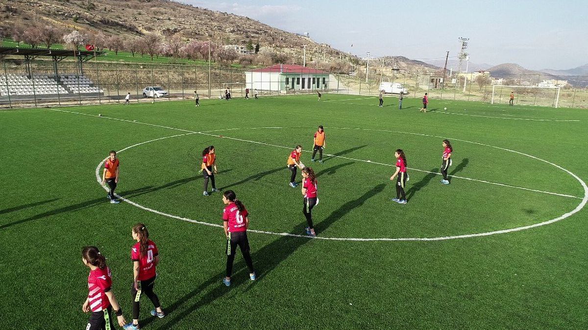 Diyarbakır\'da tek ödüllü kız ragbi takımı