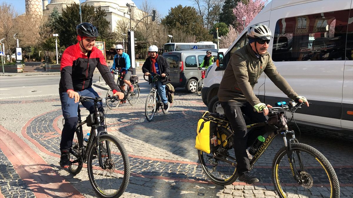 Edirne\'de Tıp Bayramı\'nı pedal çevirerek kutladılar