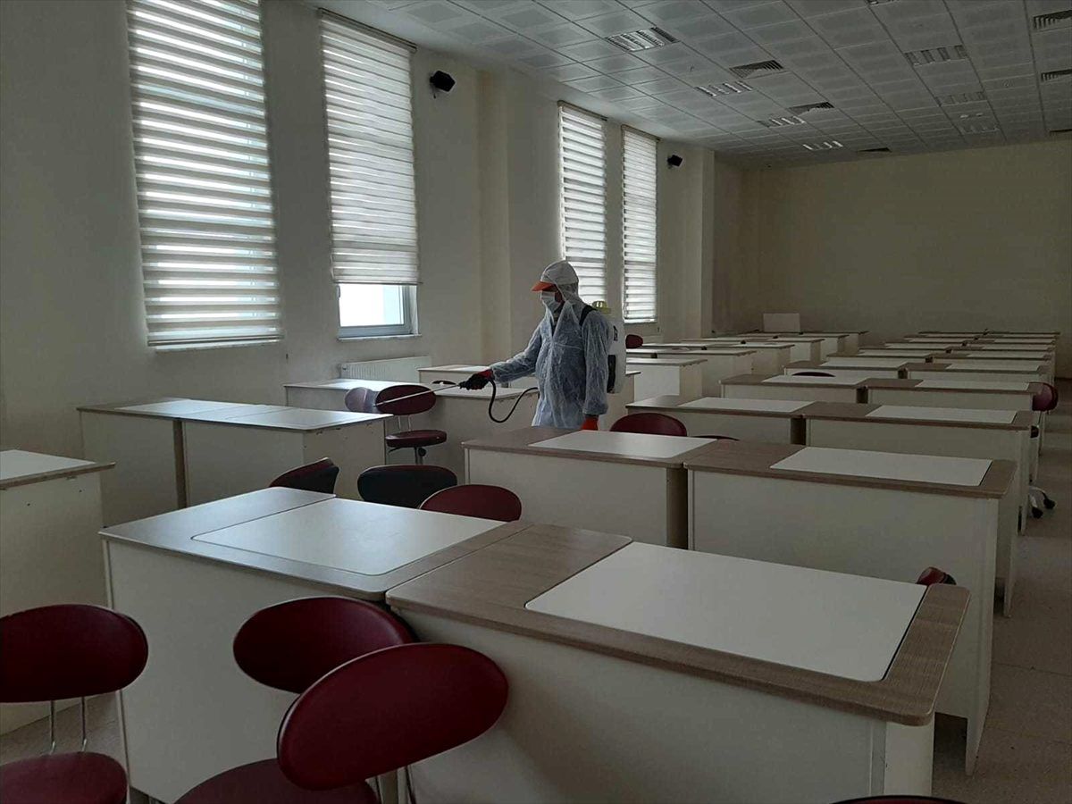 Erzurum Teknik Üniversitesi, yeni tip koronavirüs salgınına karşı dezenfekte edildi