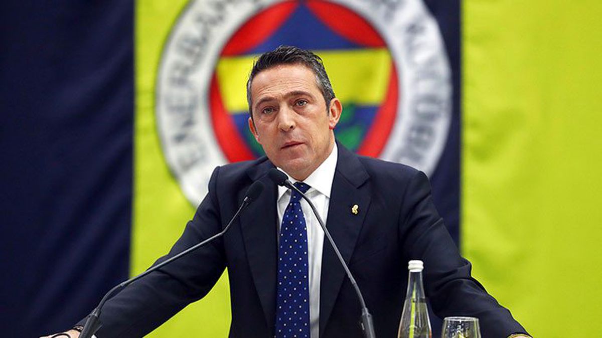 Fenerbahçeli taraftarlar, Ali Koç'u istifaya davet etti