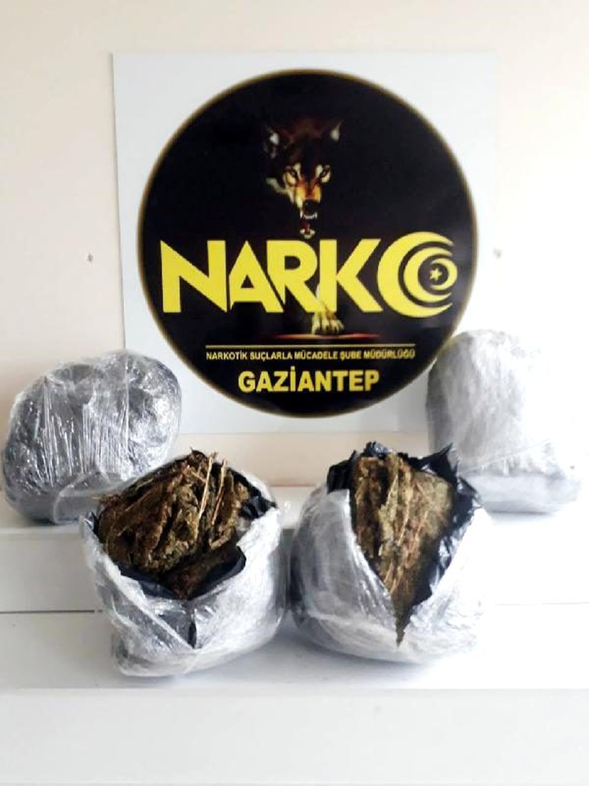 Gaziantep\'te 42 kilo esrara 8 gözaltı