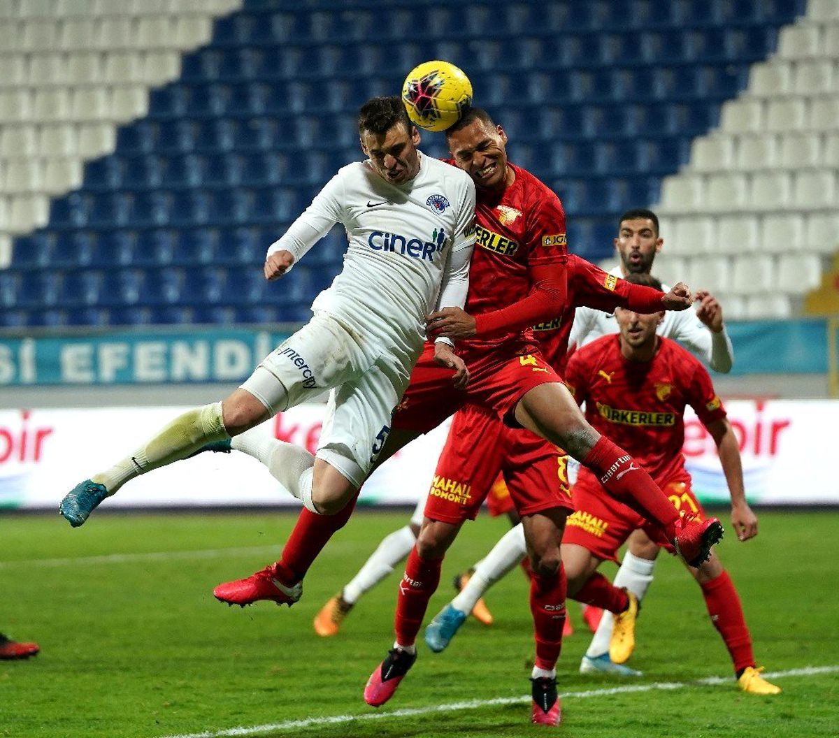 Göztepe hedefinden saptı