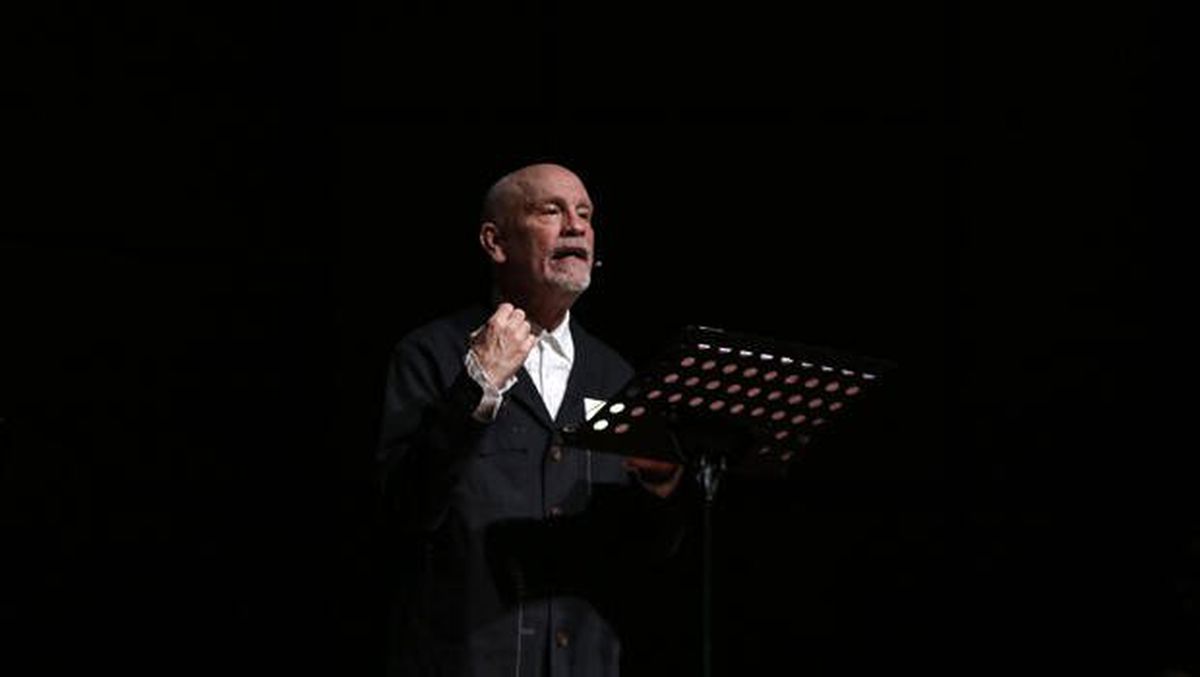 Hollywood yıldızı Malkovich, İstanbul\'da sahne aldı