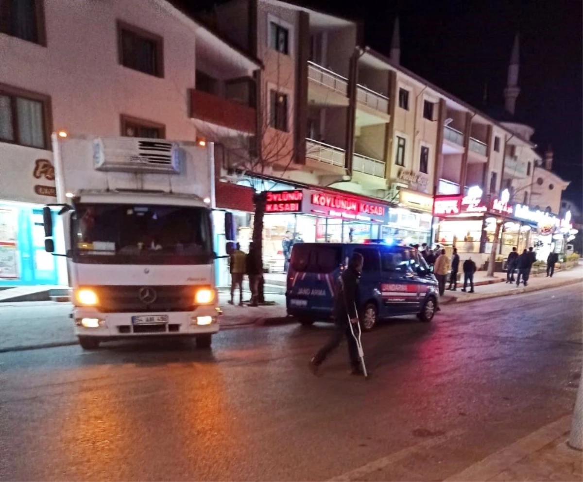 İş yeri sahibi dükkanının önünde silahla vuruldu: 1 yaralı