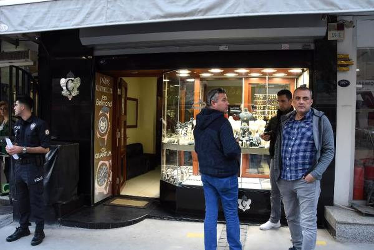 İzmir\'de kuyumcu soygunu