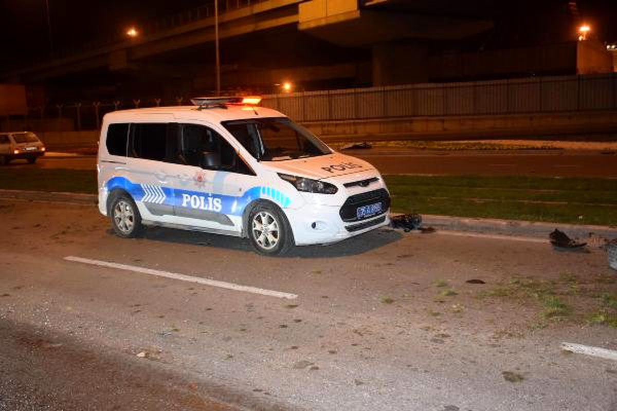 İzmir\'de trafik kazası: 1\'i ağır 4 yaralı