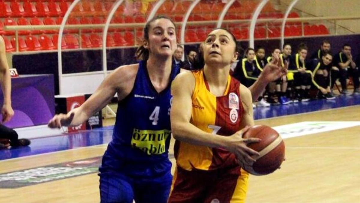Kadınlar Basketbol Ligi\'nde Galatasaray, derbide Fenerbahçe\'yi mağlup etti