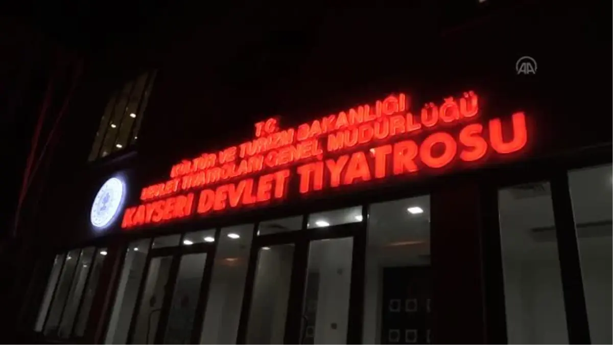 Kayseri Devlet Tiyatrosunun ilk oyunu "Fehim Paşa Konağı" sahnelendi