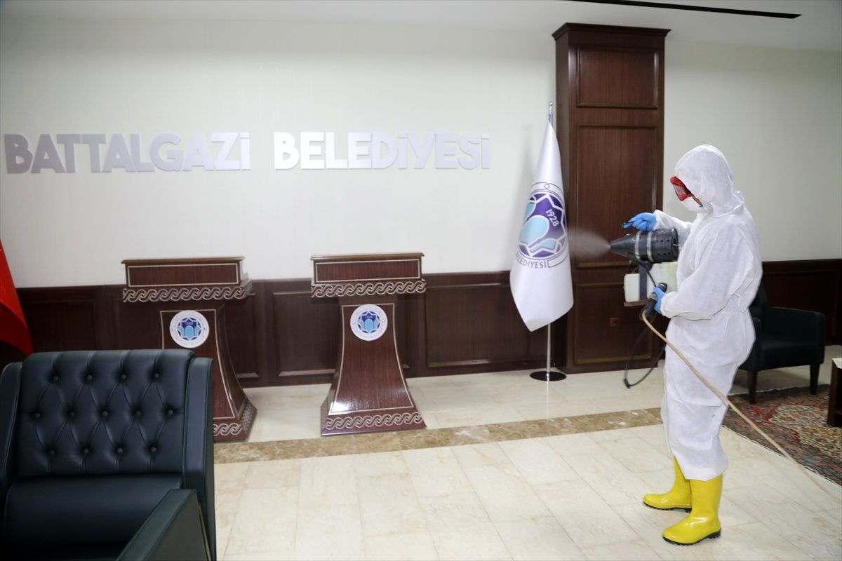 Malatya\'da koronavirüse karşı dezenfekte çalışmaları yapıldı