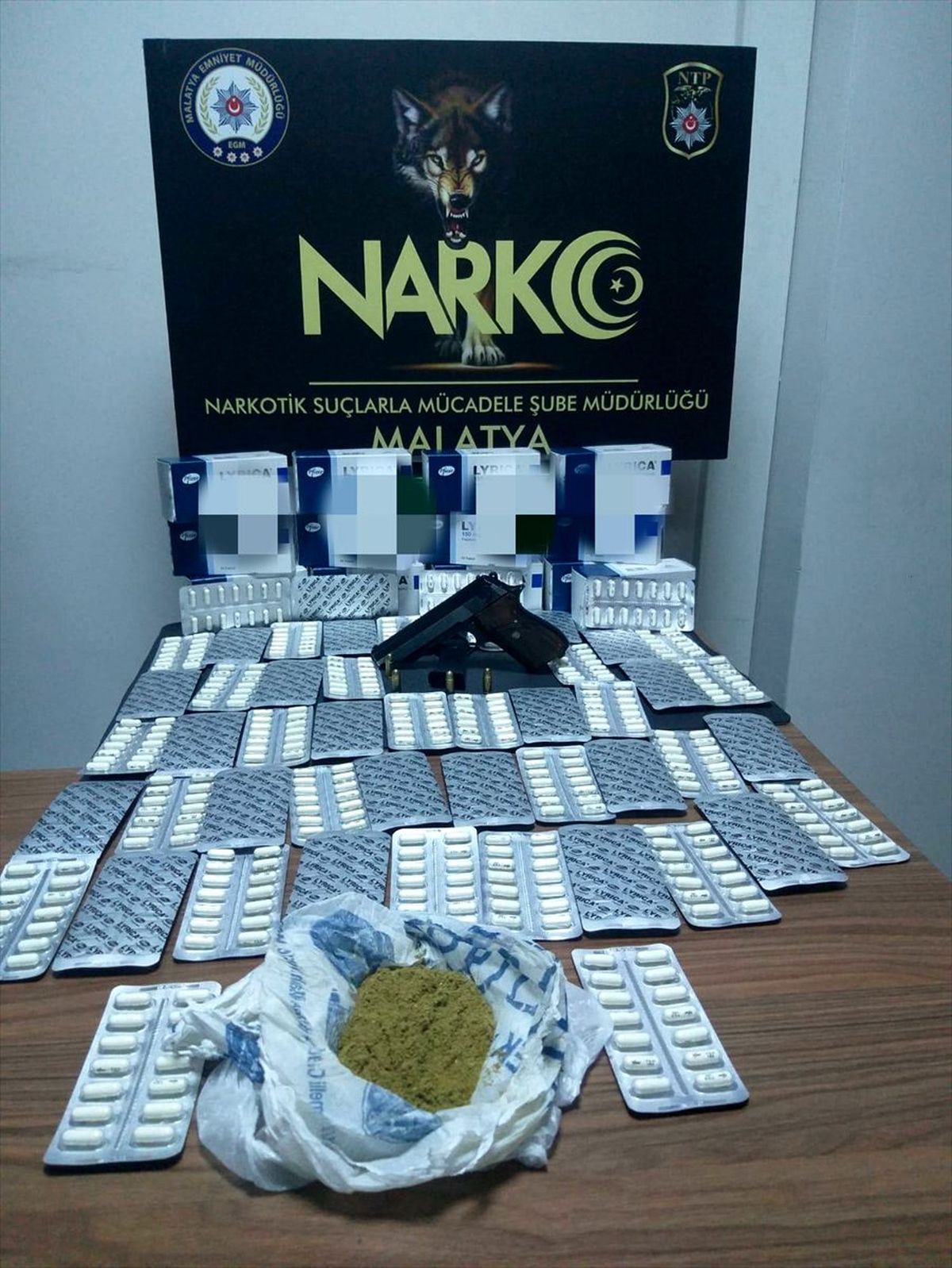 Malatya\'da "torbacı" operasyonunda yakalanan 3 zanlıdan 2\'si tutuklandı