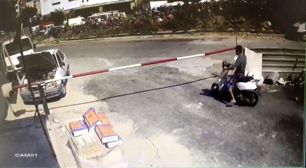 Motosiklet sürücüsünün talihsiz anı