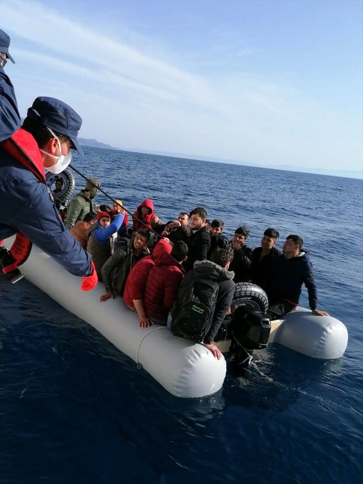 Muğla\'da Türk kara sularına geri itilen 38 sığınmacı kurtarıldı