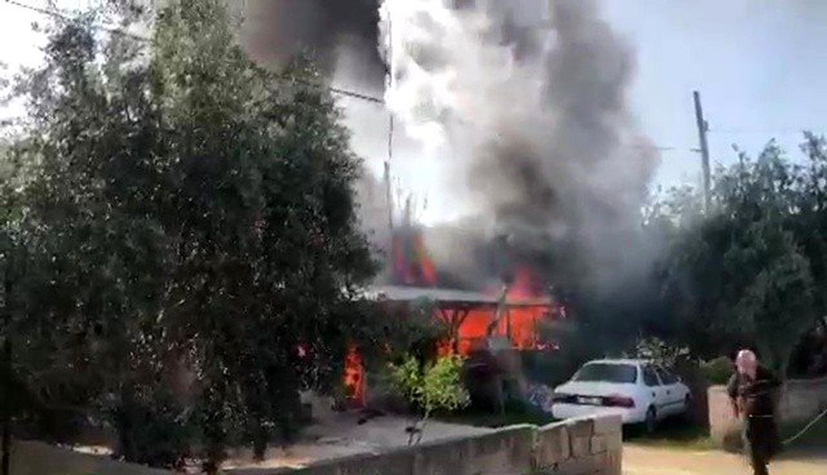 Müstakil ev alev topuna döndü, mahalleli panik yaşadı